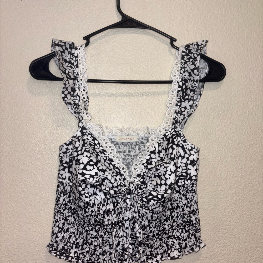 Black & White Floral Lace Summer Top – Size Medium | Chic‎ Women’s Blouse